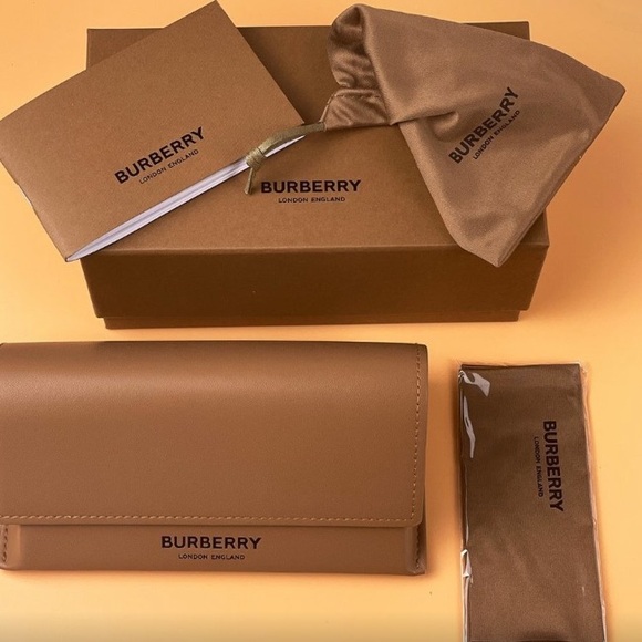 BRAND NEW BURBERRY Daisy BE4344 394111 Lilac Women Sunglasses - Picture 9 of 11